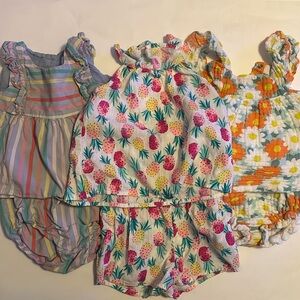 Bundle of 12 month baby girl outfits.
